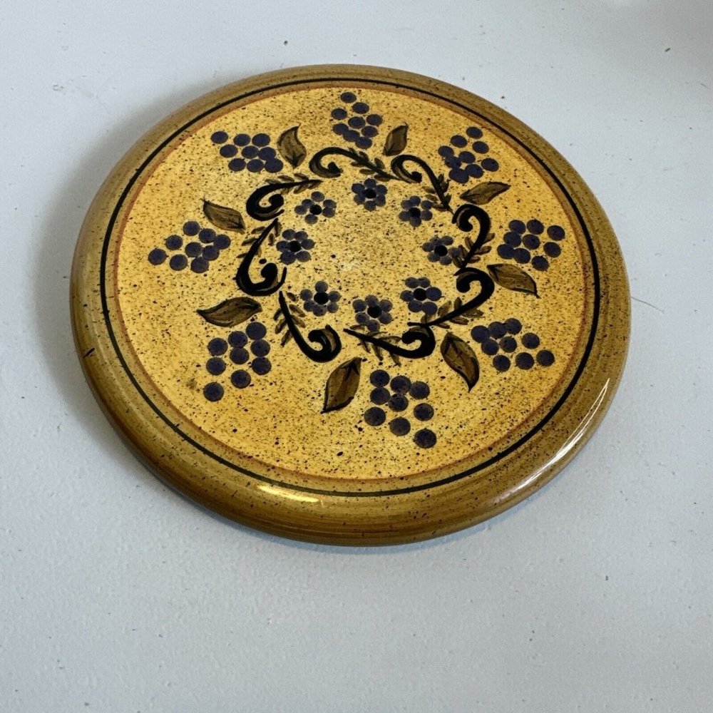 Classic Ceramics California Pantry Decorative Hotplate Vine Trivet 2000 6.5 in.